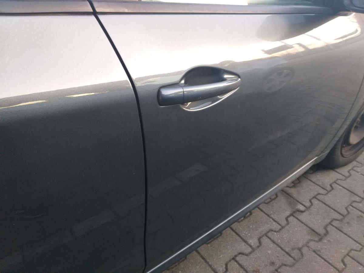 Peugeot 208 original T&uuml;r vorn rechts KTP Grau Shark 5-T&uuml;rer Rohbau Bj.2015